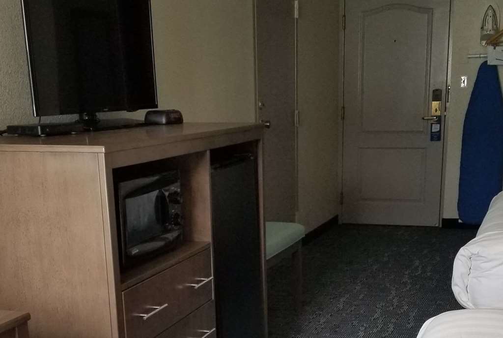 Baymont By Wyndham Des Moines North Hotel Cameră foto